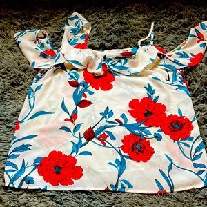 M cold shoulder floral spring top nwot